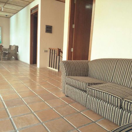Villa Bukit Danau Cipanas  Eksteriør billede