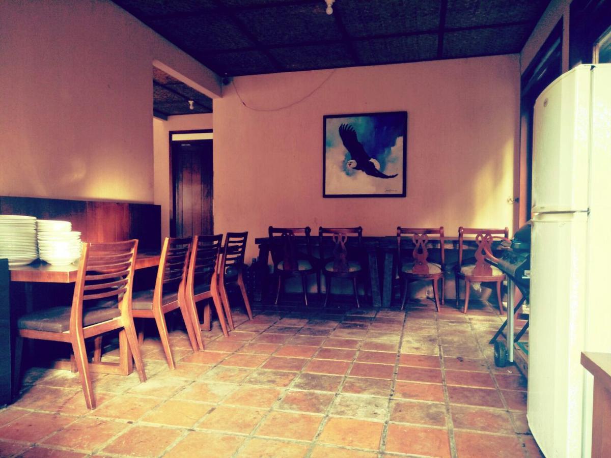 Villa Bukit Danau Cipanas  Eksteriør billede