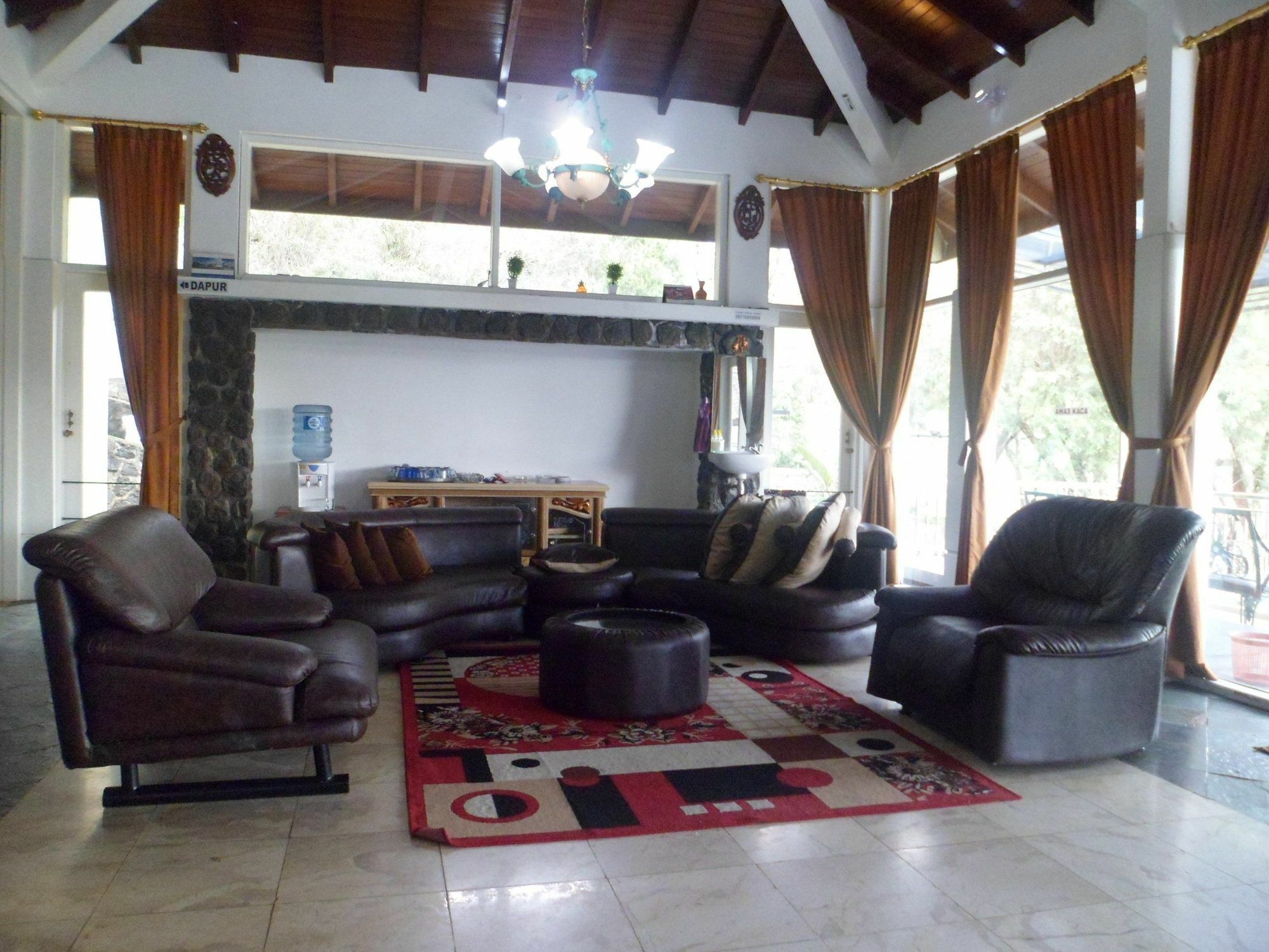 Villa Bukit Danau Cipanas  Eksteriør billede