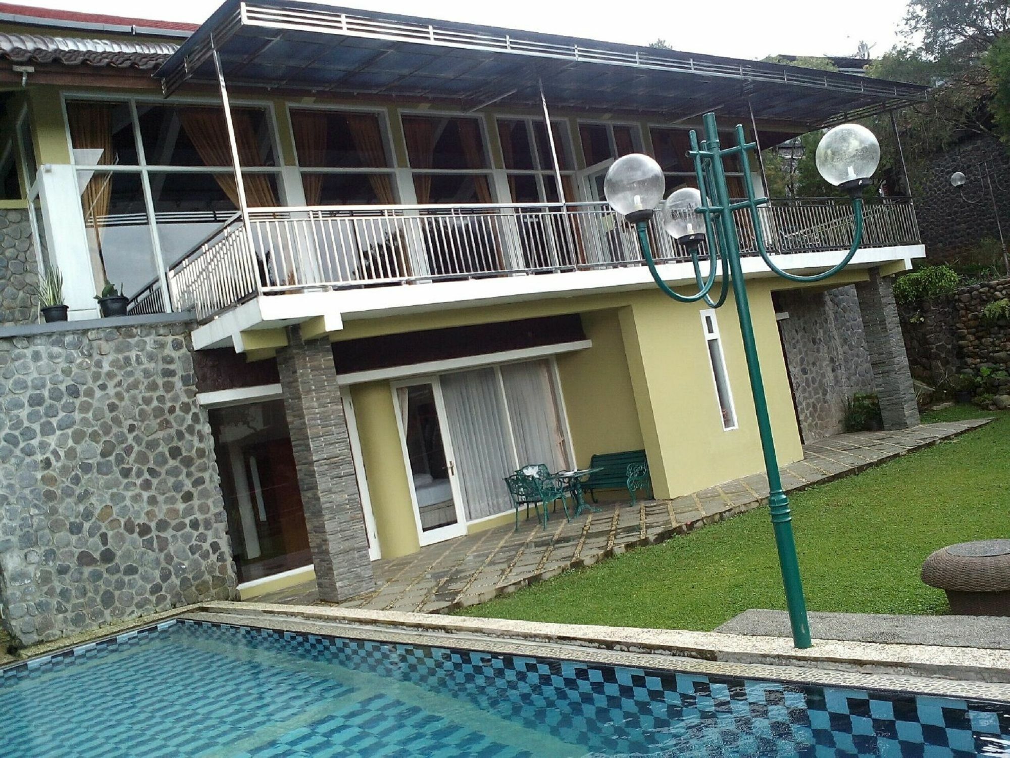 Villa Bukit Danau Cipanas  Eksteriør billede