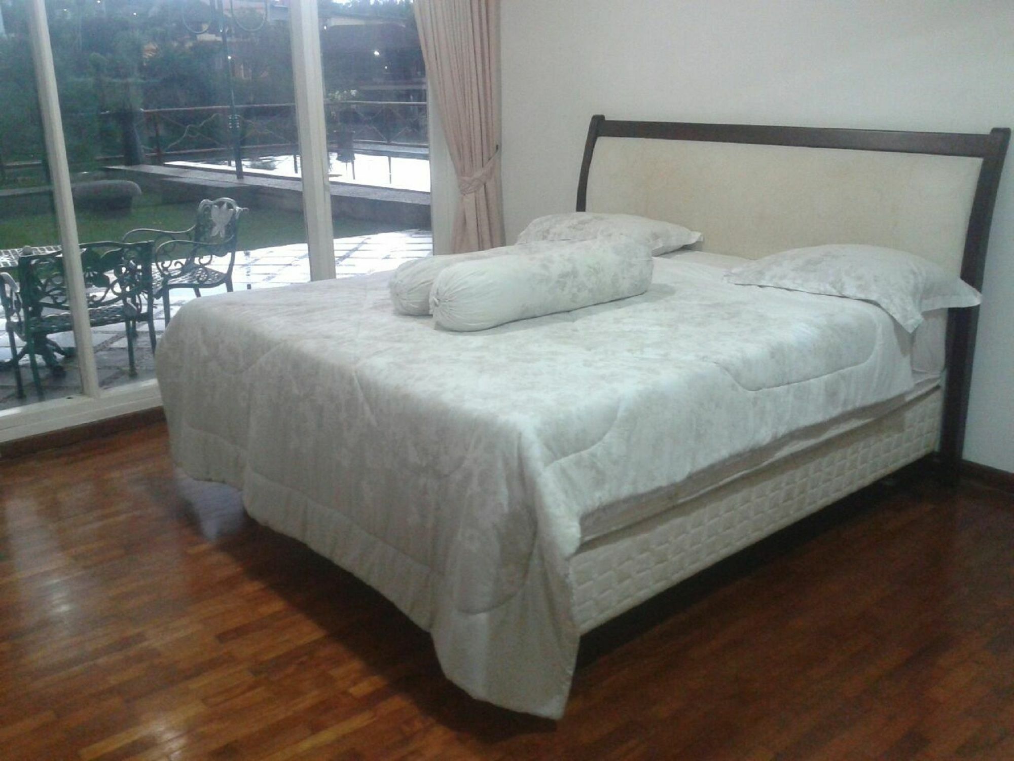 Villa Bukit Danau Cipanas  Eksteriør billede