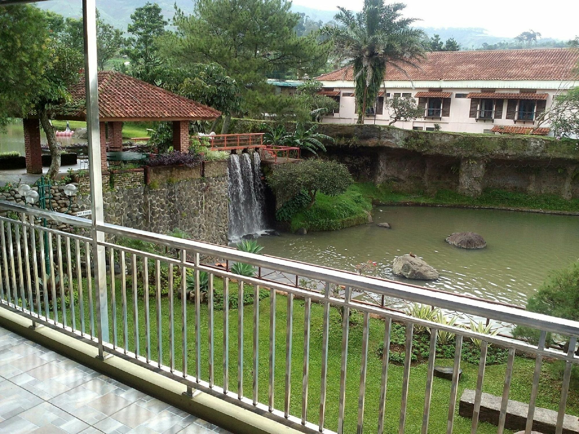 Villa Bukit Danau Cipanas  Eksteriør billede